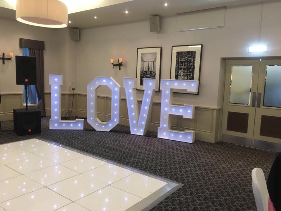 Love Sign 5Ft